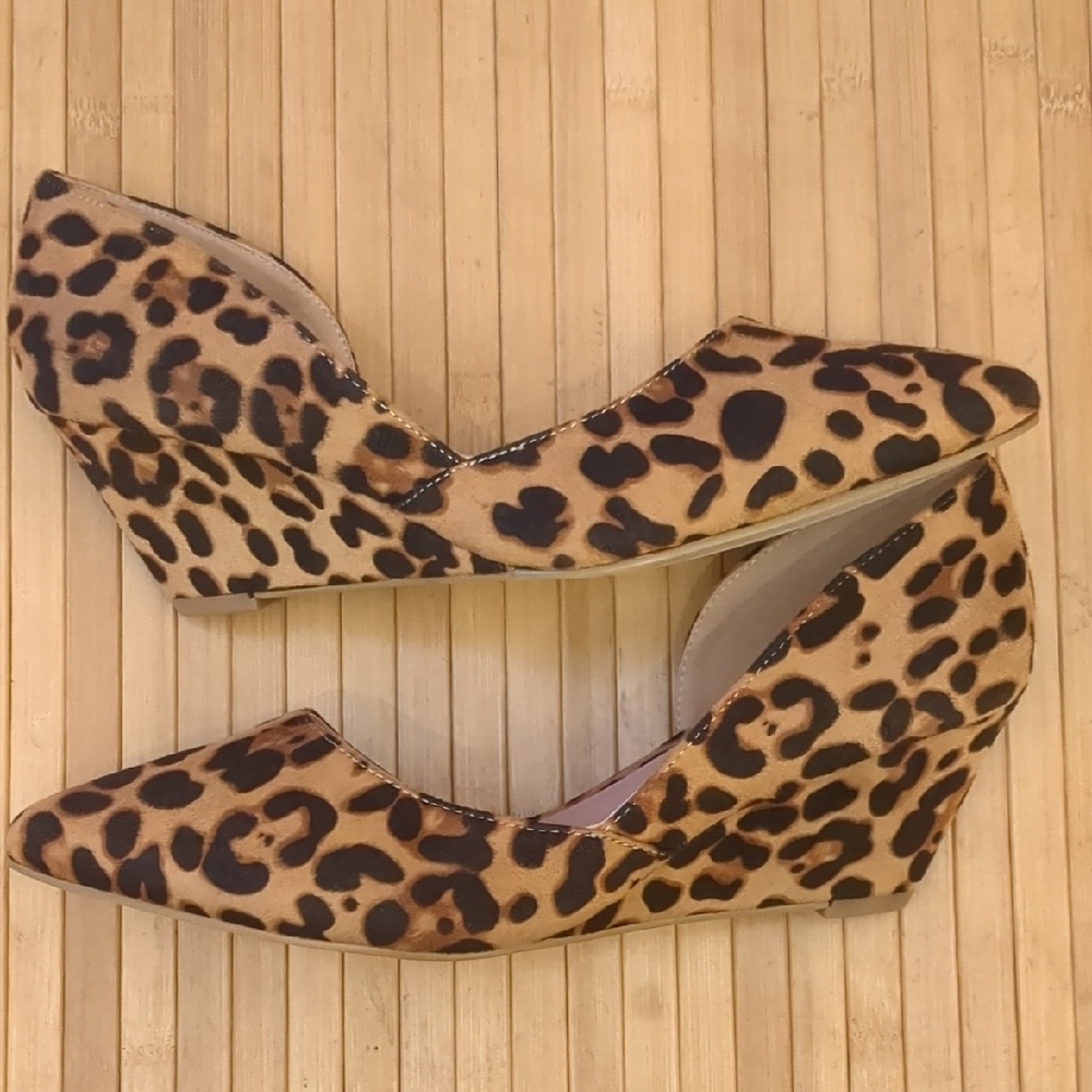 Journee Collection Leopard Animal Print Wedge Heels, Size 11, NEW, nwt in box